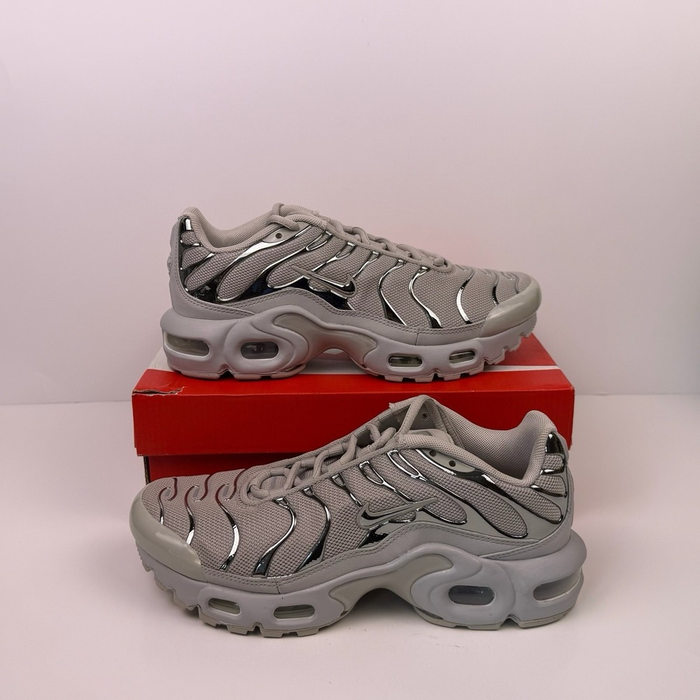 Nike Air Max Plus HF (GS) Big Kids Size 5Y Metallic Silver Shoe FZ0977-001